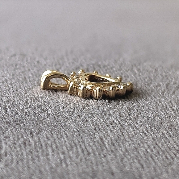 14K solid gold diamond small heart pendant - Picture 11 of 14